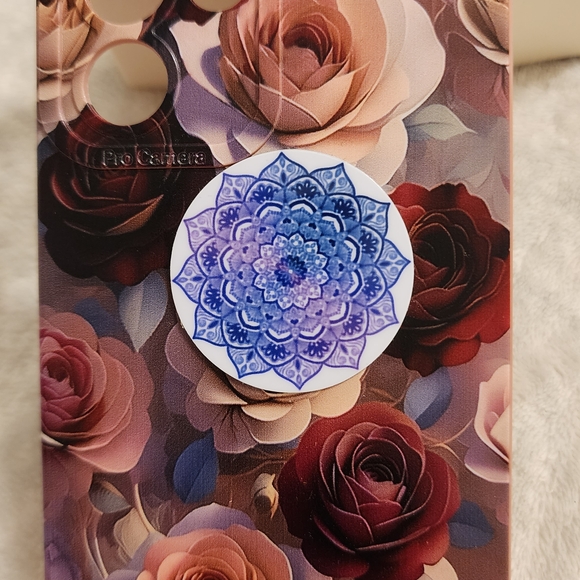 Stylish Phone Case Collection - Assorted Designs - Picture 8 of 9